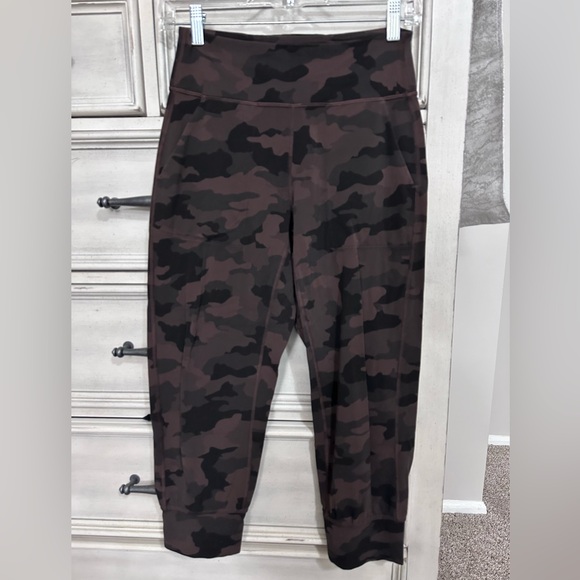 Lululemon Align Jogger Crop *23" - Picture 3 of 12